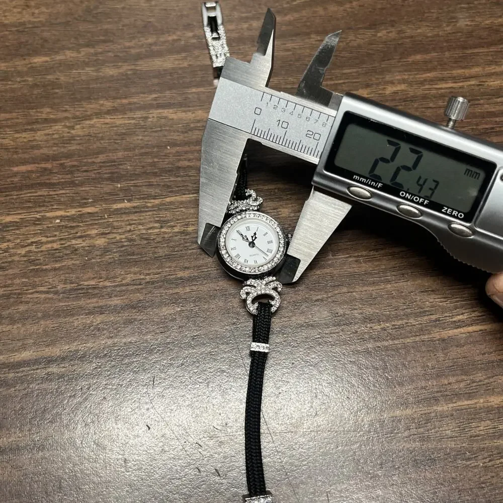 MMA Metropolitan Museum of Art Elegant Woman's Watch, New Battery EUC.